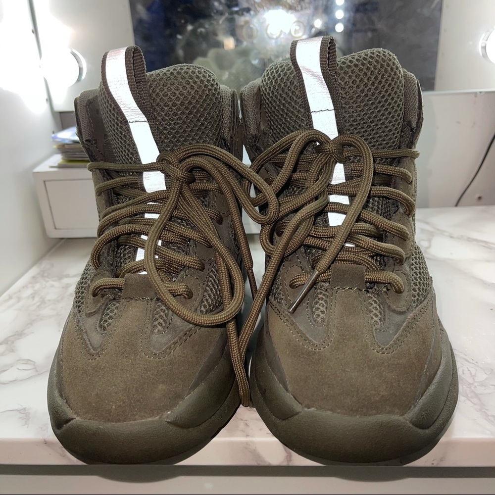 Yeezy boots season 7 size 5